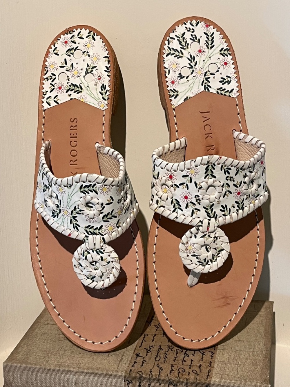 JACK RODGERS Classic White Leather Daisy Print Sandals - NEW!